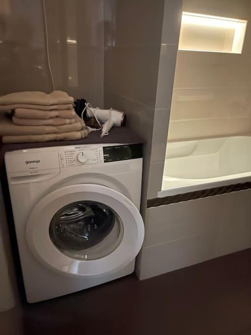 Priestranny 3 Izb. Apartman V Centre S Parkovanim. Banská Bystrica Eksteriør bilde